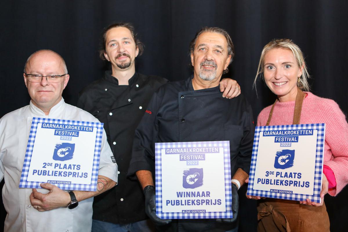 Zondagavond greep de prijsuitreiking plaats van het Garnaalkrokettenfestival, waarbij de publieksprijs ging naar de chefs van North (midden) met Posseidon en Toope respectievelijk als tweede en derde.