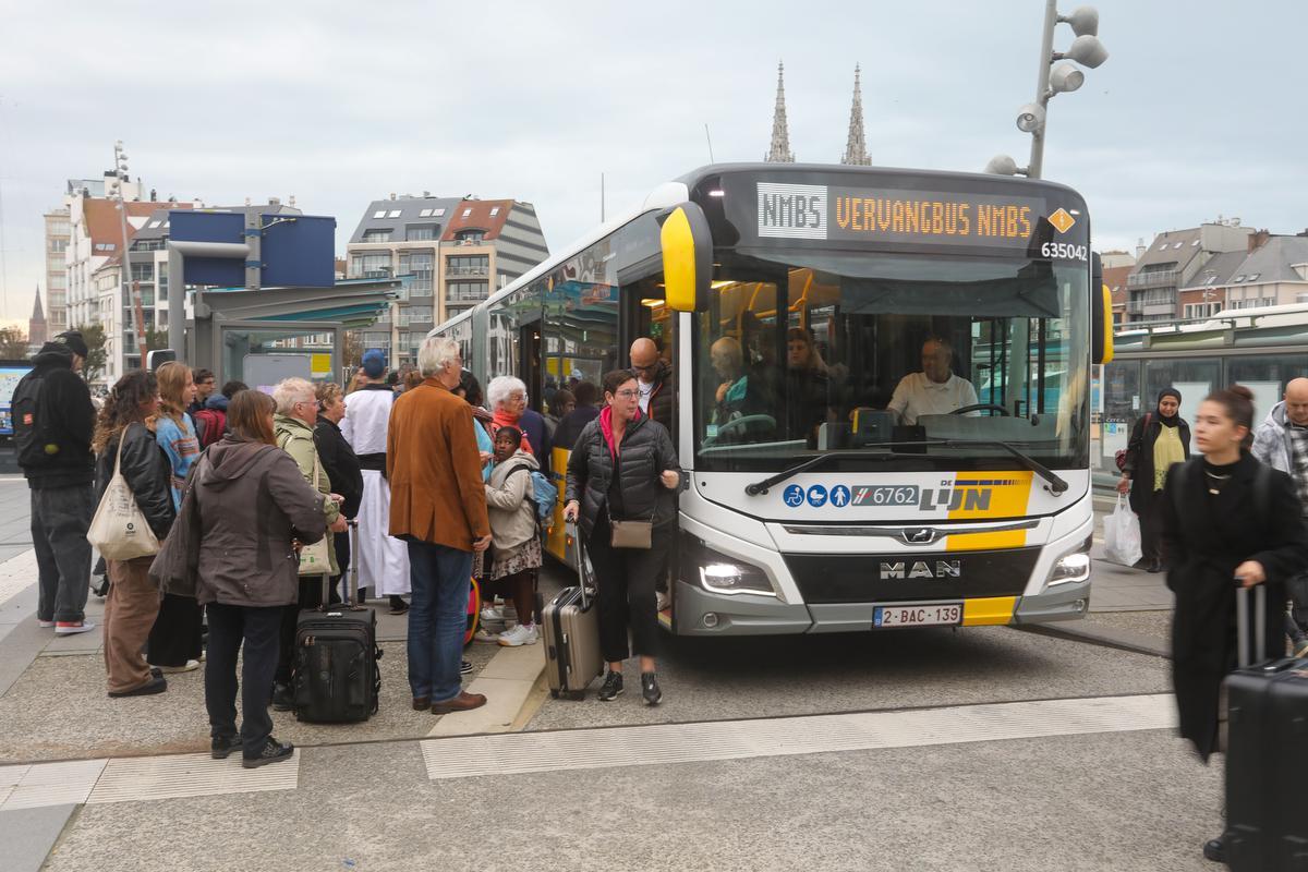 Er zijn vervangbussen voorzien.