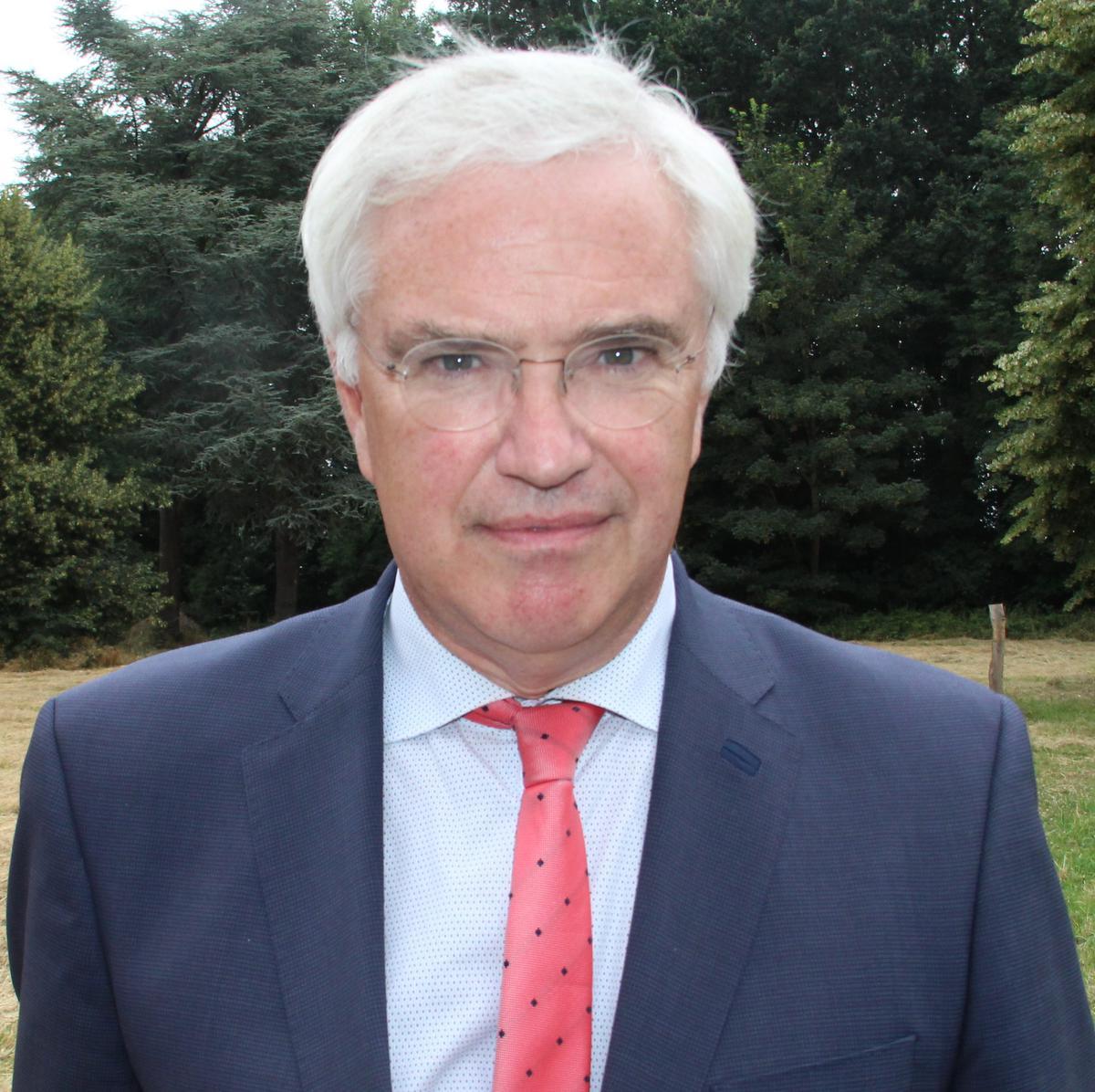 De gouverneur van West-Vlaanderen Carl Decaluwé start binnenkort de campagne ‘Hoe voorkom ik een brand op mijn bedrijf?’