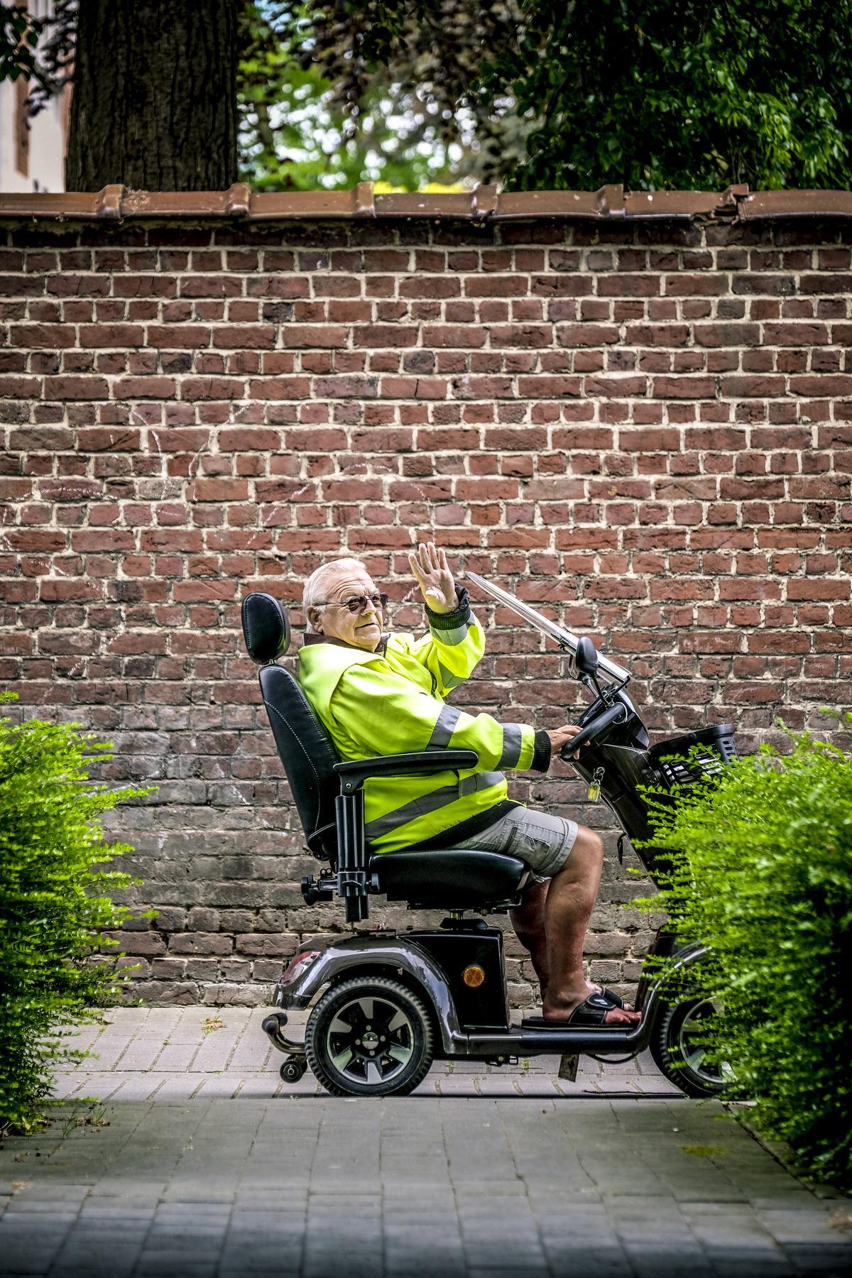 Leon Dewulf en Hedwige Devoldere maken hun opwachting in ‘Rebels’. (foto's Philip Vanoutrive)