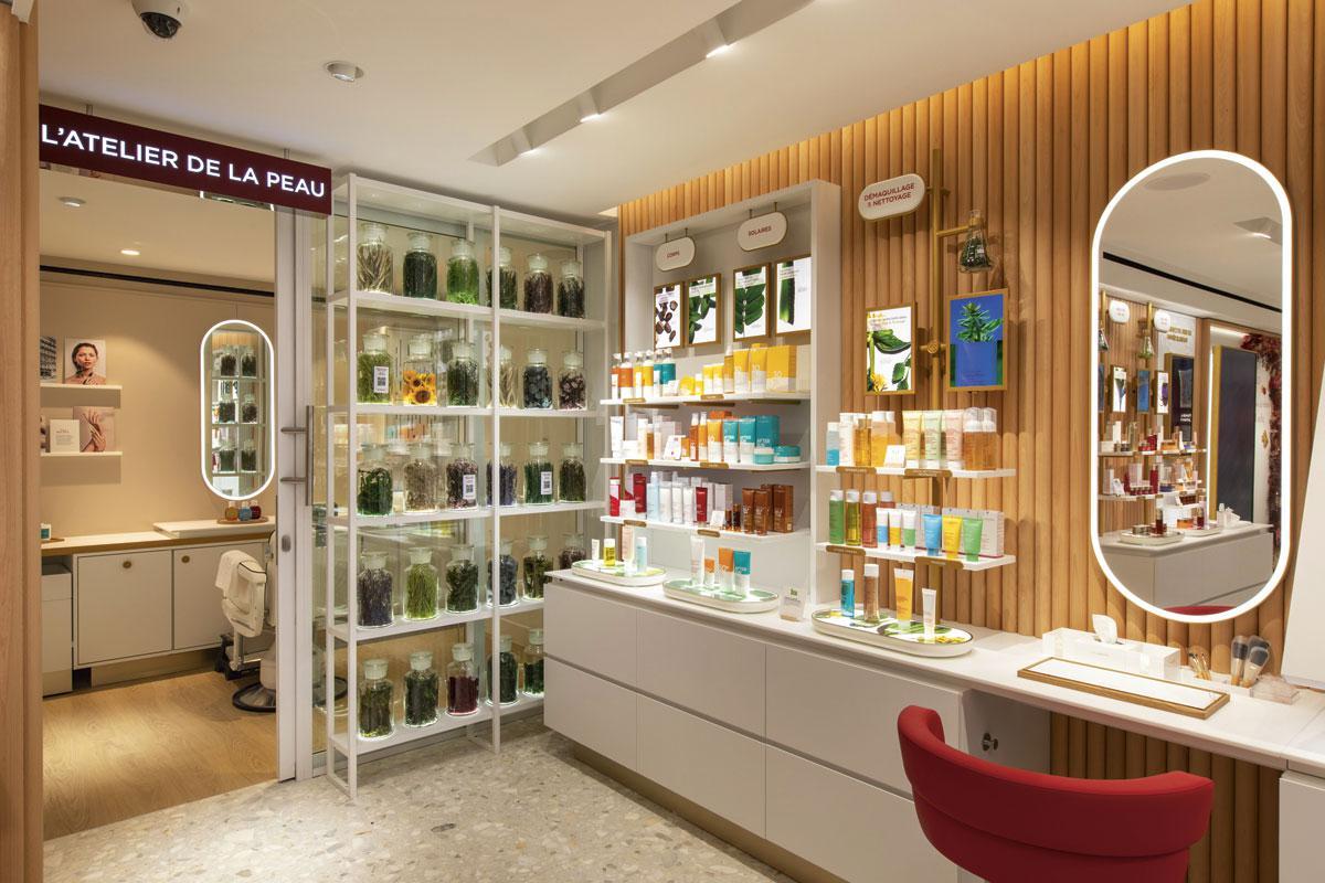 Le nouveau concept de boutique Clarins tel qu’on pourra le découvrir à Anvers.