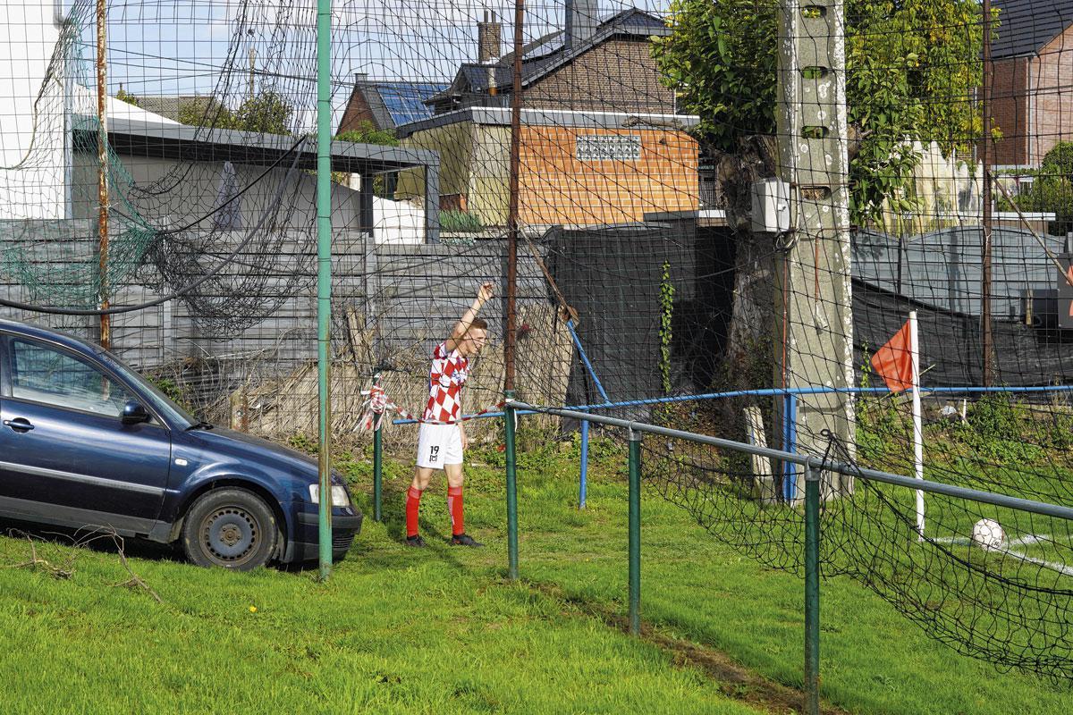 «À qui appartient cette Passat?»
