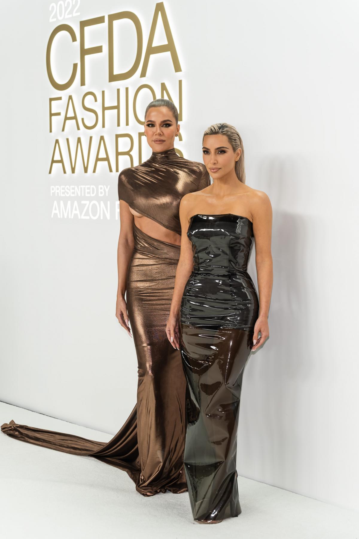 Khloe (38) en Kim Kardashian (42)