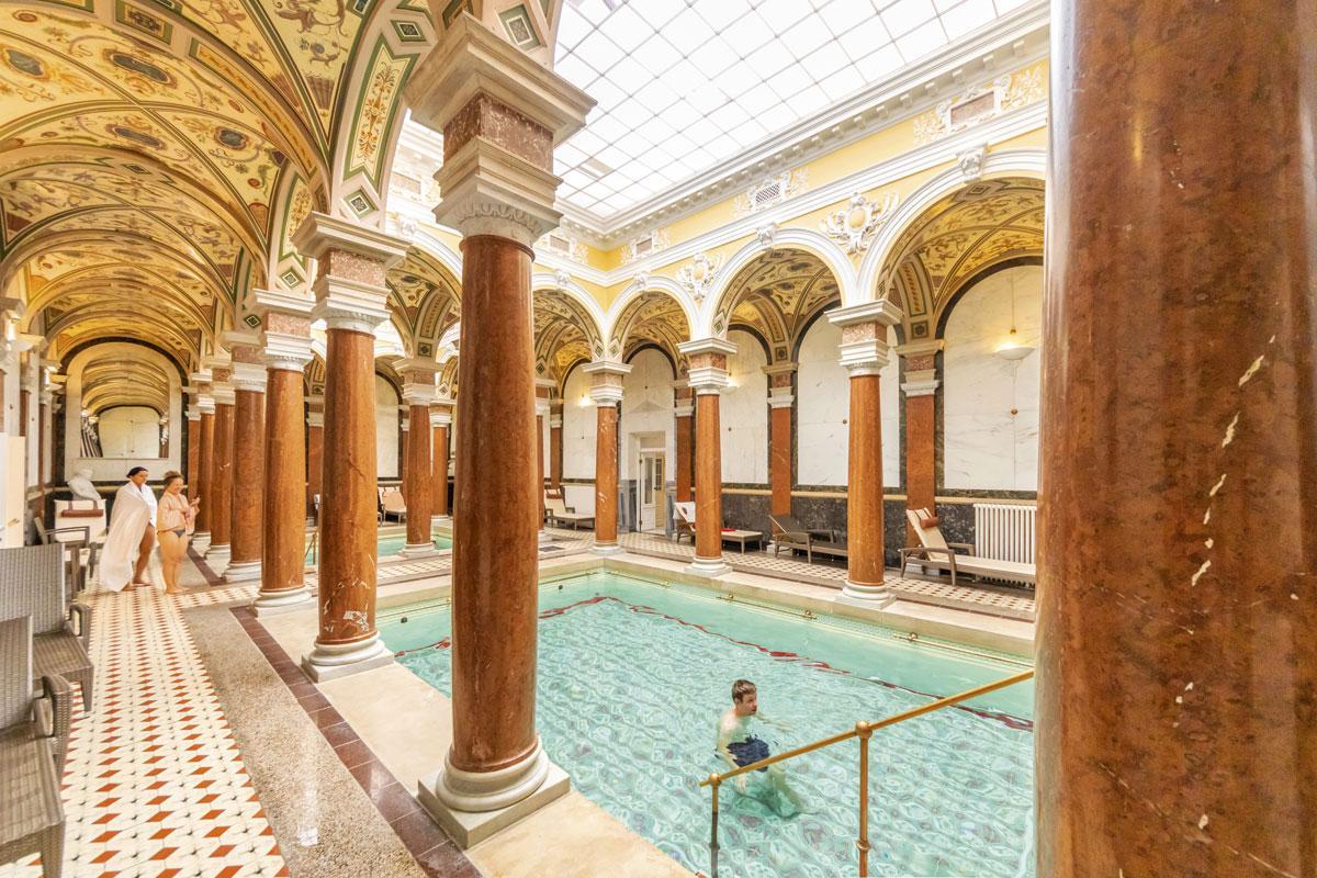 Les bains romains de Nove Lazne, meilleur hôtel thermal de Marienbad.