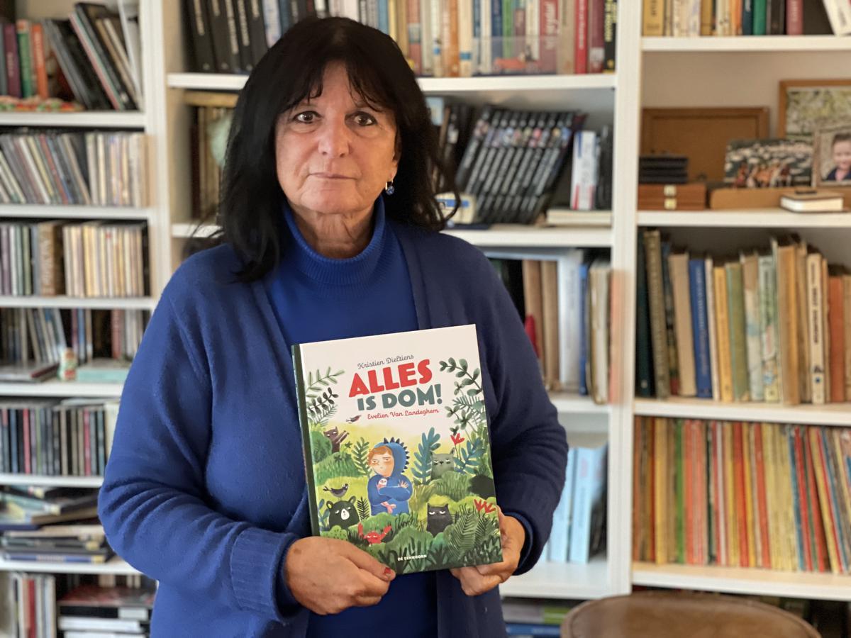 Schrijfster Kristien Dieltiens brengt met ‘Alles is dom’ 99ste boek uit