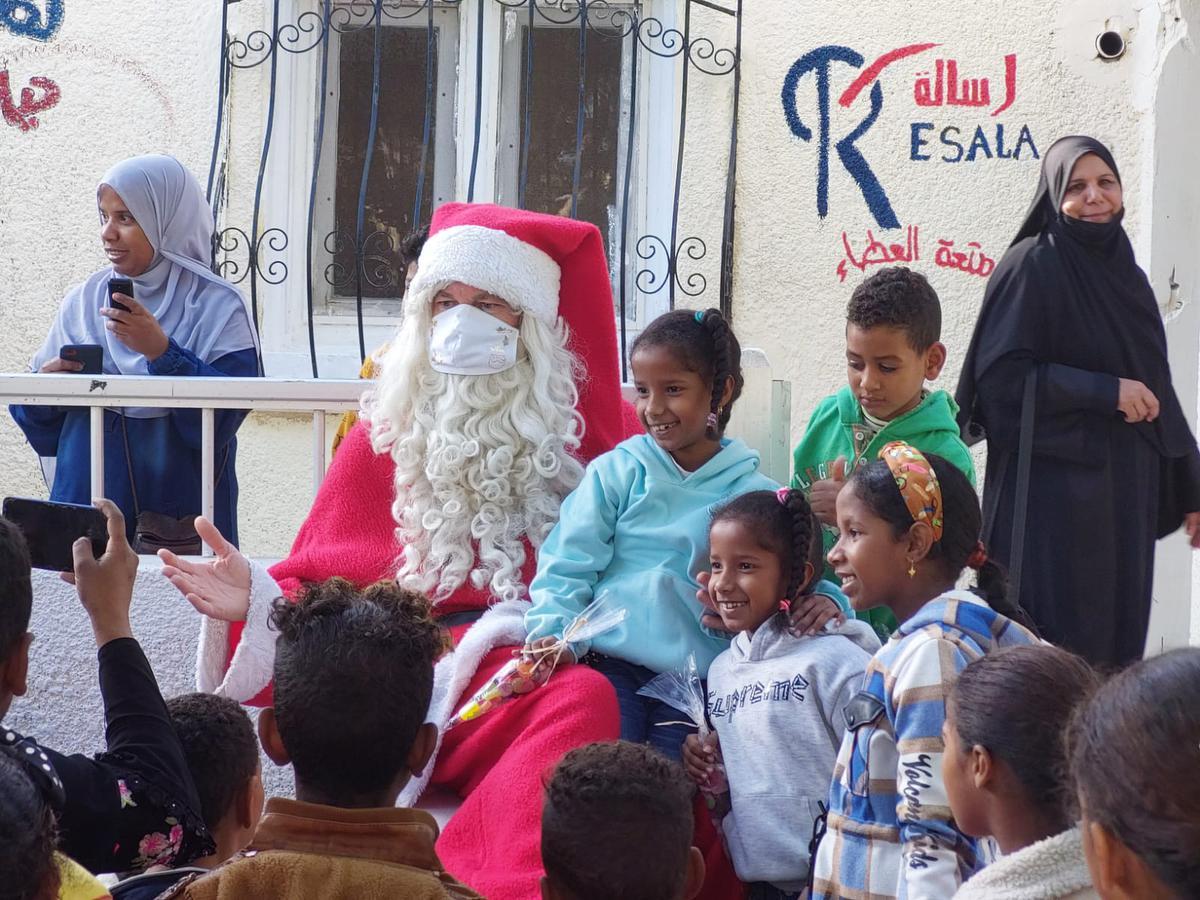 “De warmte, de verbondenheid en het moment van geluk bij het bezoek van de Kerstman is met geen woorden te beschrijven”, aldus Koen. (gf)