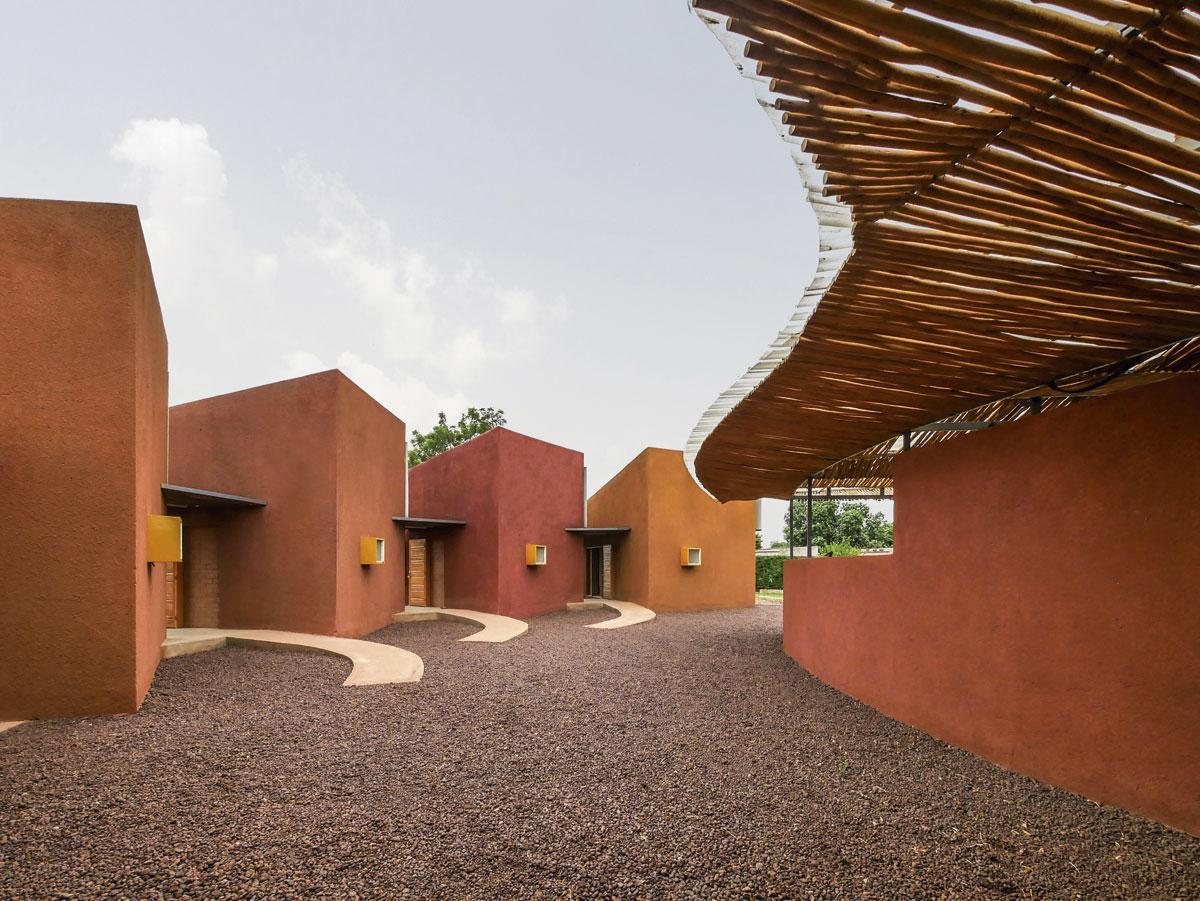 Clinique chirurgicale et centre de santé à Léo (Burkina Faso).