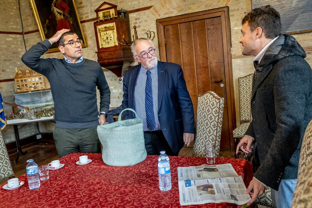 Sander Loones en Jan Durnez met journalist Paul Cobbaert.