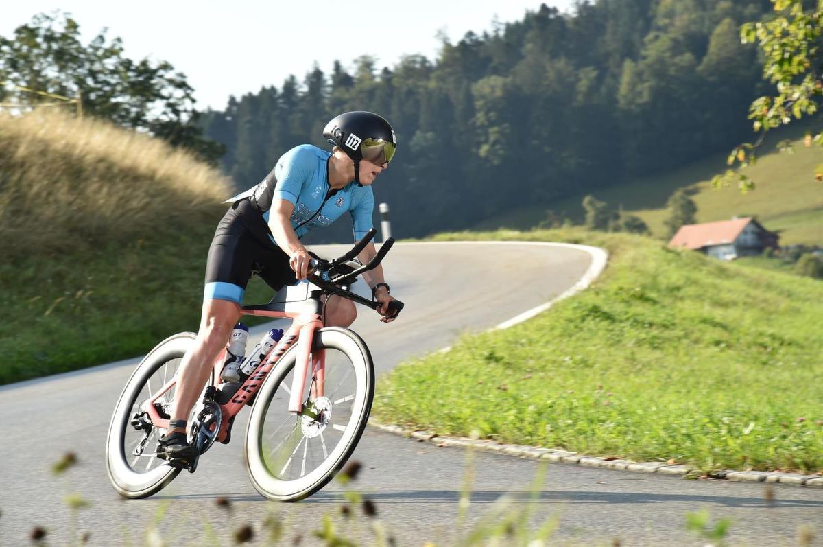Debbie Sanders, die in Brugge opgroeide en ook door Jesse Van Nieuwenhuyse gecoacht wordt, is een van de favorieten bij de dames. (gf)