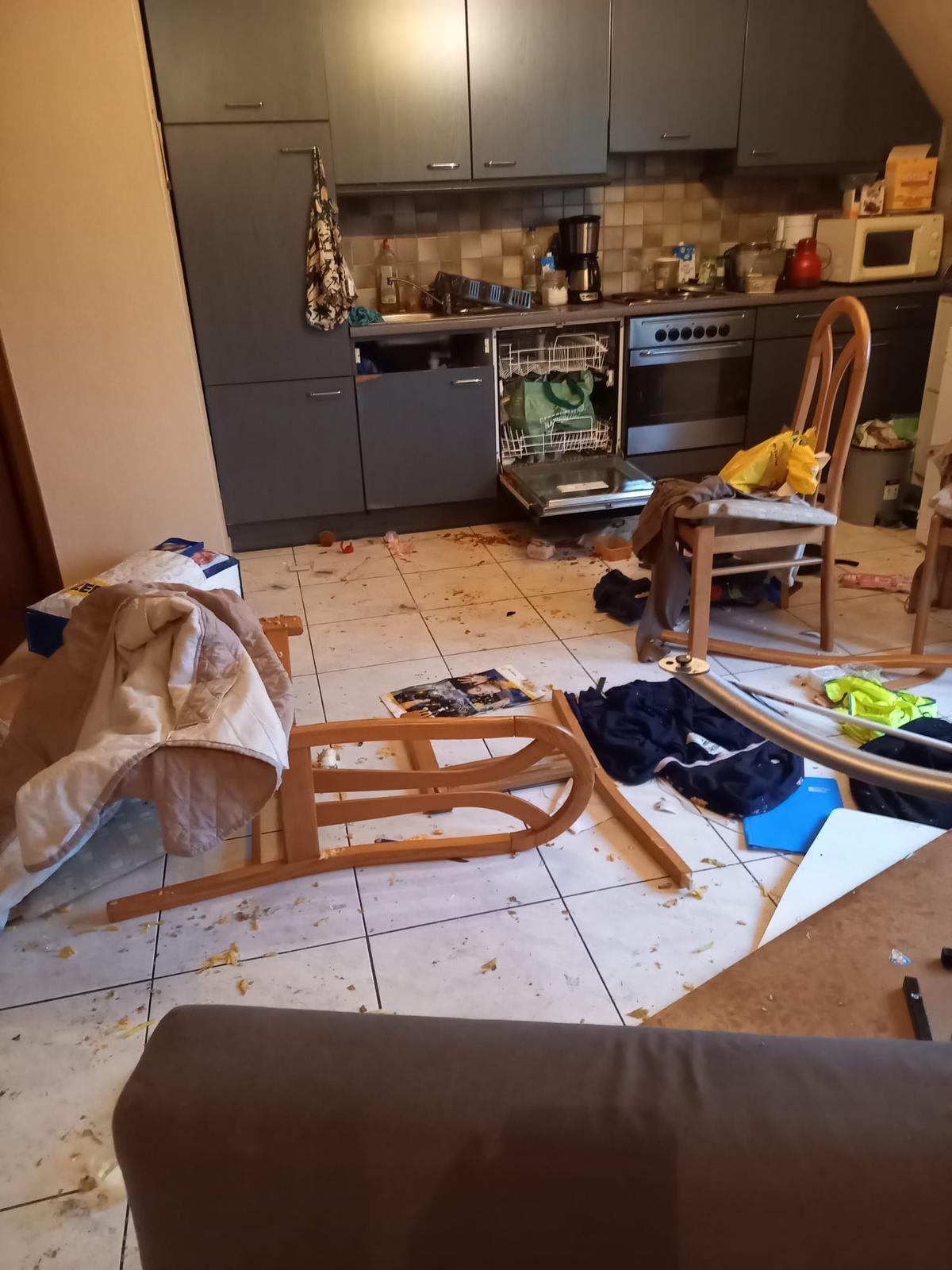 De ravage in het appartement van Aurelie was enorm.