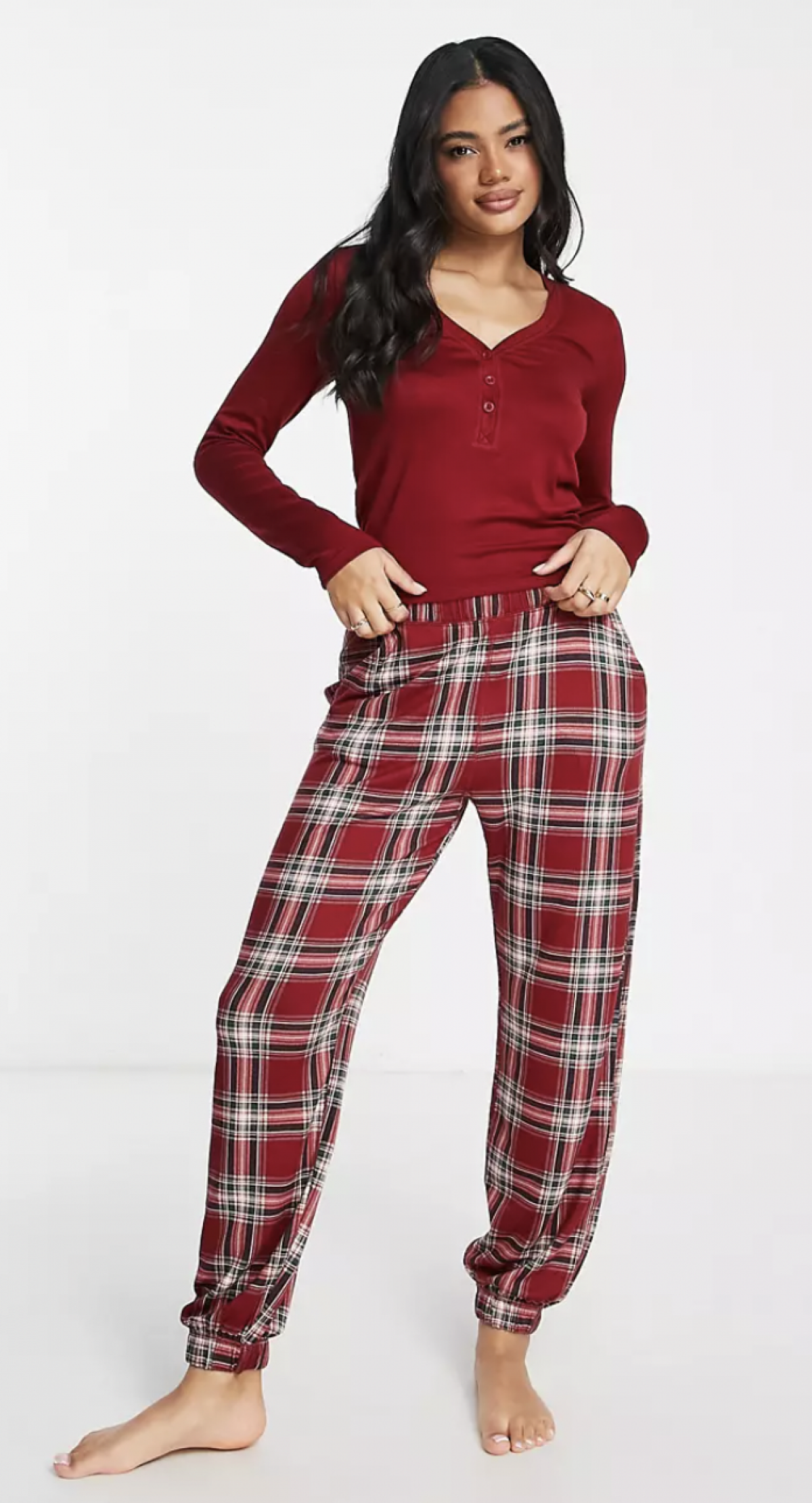 Ensemble de pyjama confort avec top à manches longues et pantalon de jogging à carreaux