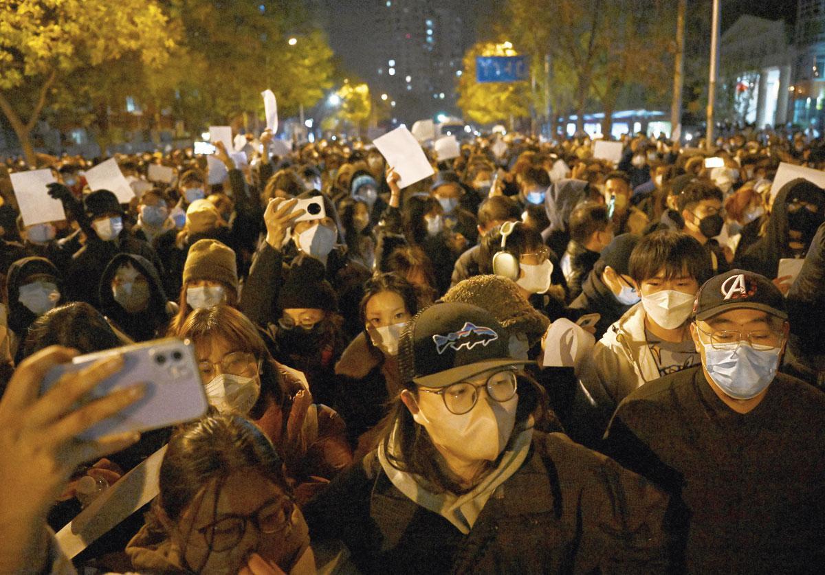 Pour Raphaël Glucksmann, les manifestations en Chine contre la politique zéro Covid du gouvernement prouvent que «la passion de la liberté est universelle».