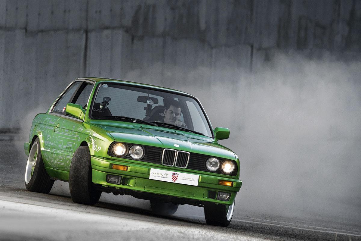 De jonge Mate Rimac sleutelde aan een elektrische motor voor een 20 jaar oude BMW 3.