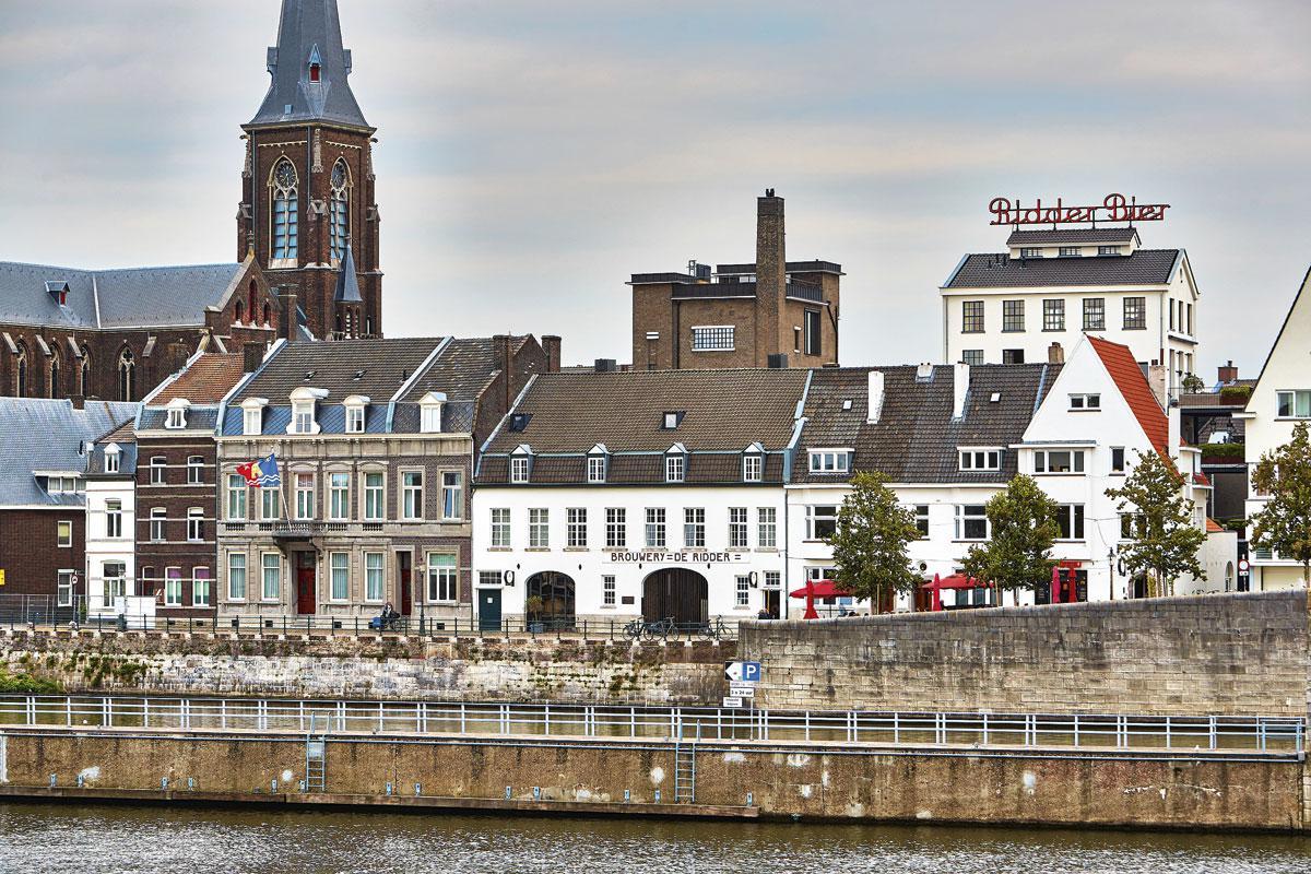 La tour de la brasserie De Ridder domine le paysage urbain de Maastricht depuis une éternité. La brasserie elle-même est restée en activité jusqu’en 2002.