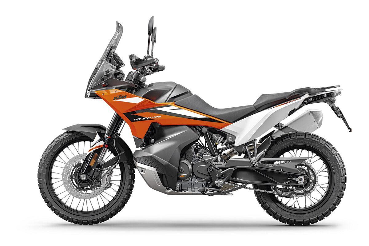 KTM 890.