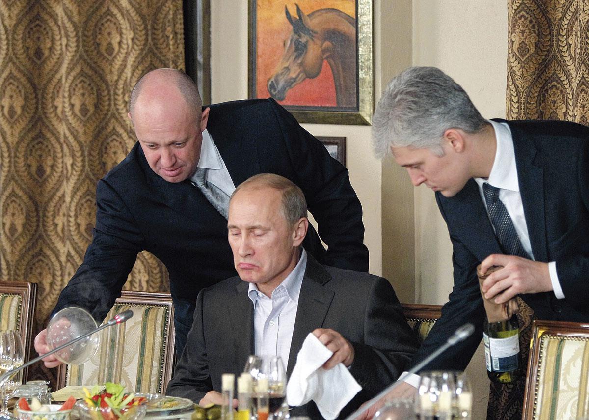 Prigozjin met Poetin: oude vrienden hebben vaak meer invloed dan ministers.