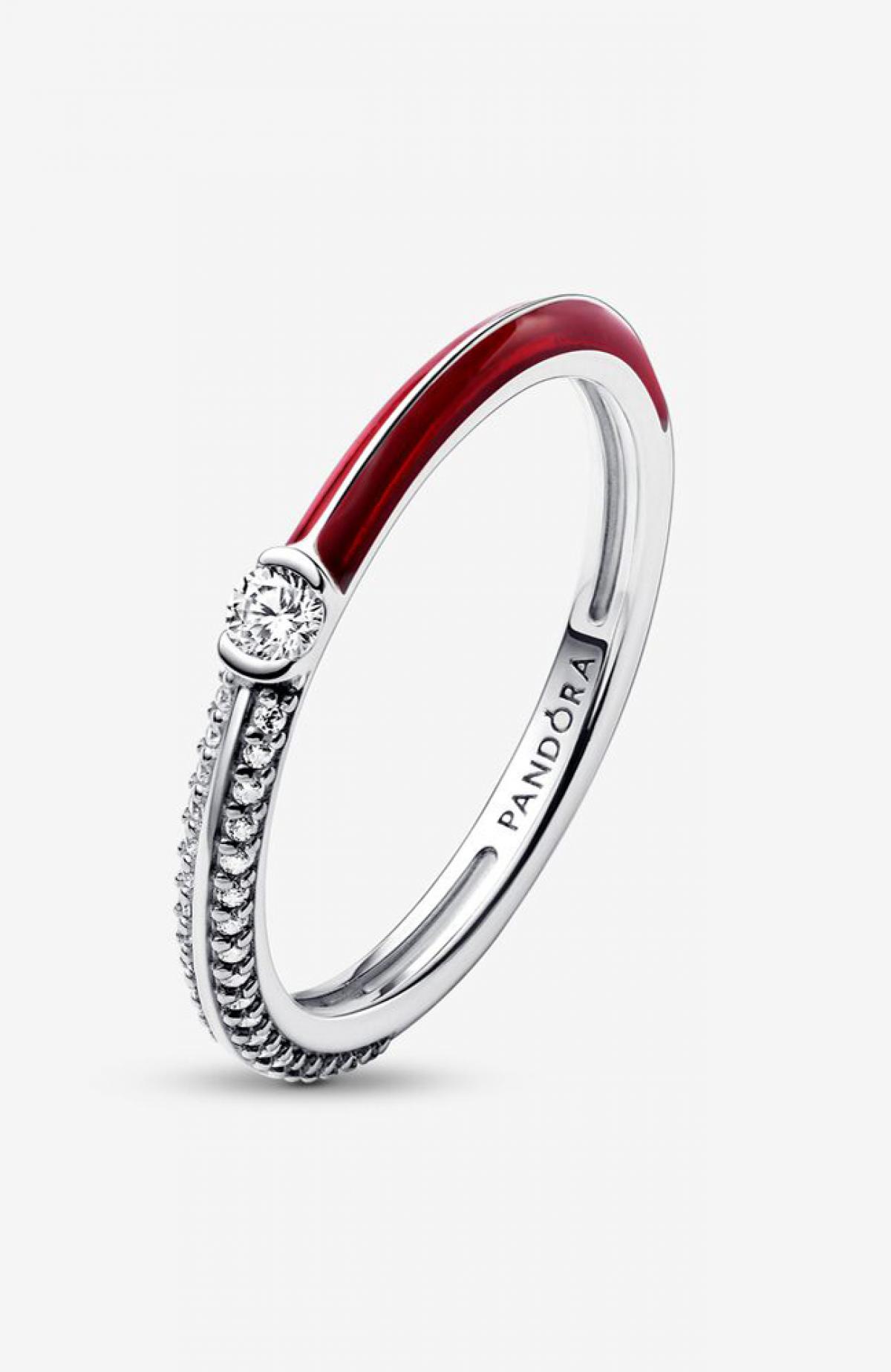 Ring met rood detail 