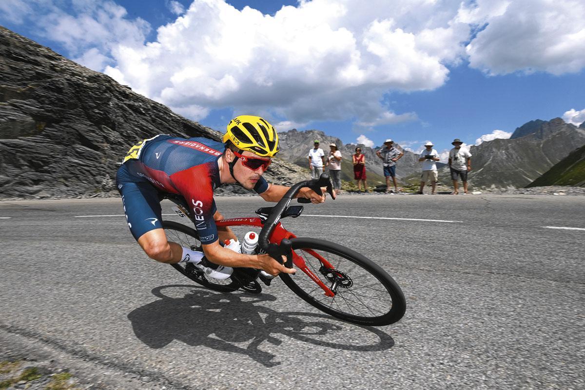 Thomas Pidcock tijdens de Tourrit naar Alpe d'Huez. José De Cauwer: 'Ik vermoed dat hij op termijn gaat focussen op grote rondes.'