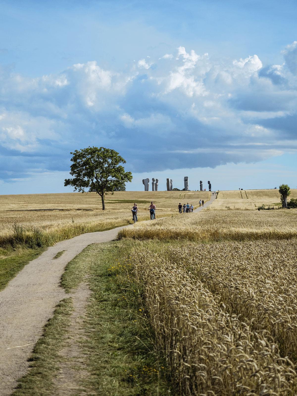 Les Dodekalitten, ces mégalithes de 7 mètres, mélange de land art et d’art contemporain.