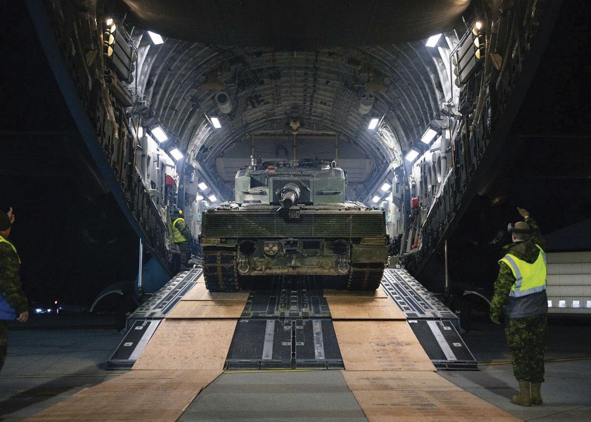 Un char Leopard 2 canadien est arrivé le 6 février en Pologne. Mais il faudra encore attendre plusieurs semaines avant que la plupart des autres ne soient livrés à l’Ukraine.