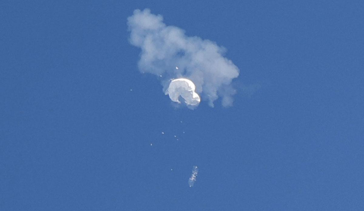 Le ballon chinois a été abattu au-dessus de l’océan Atlantique pour éviter des dommages aux habitations.