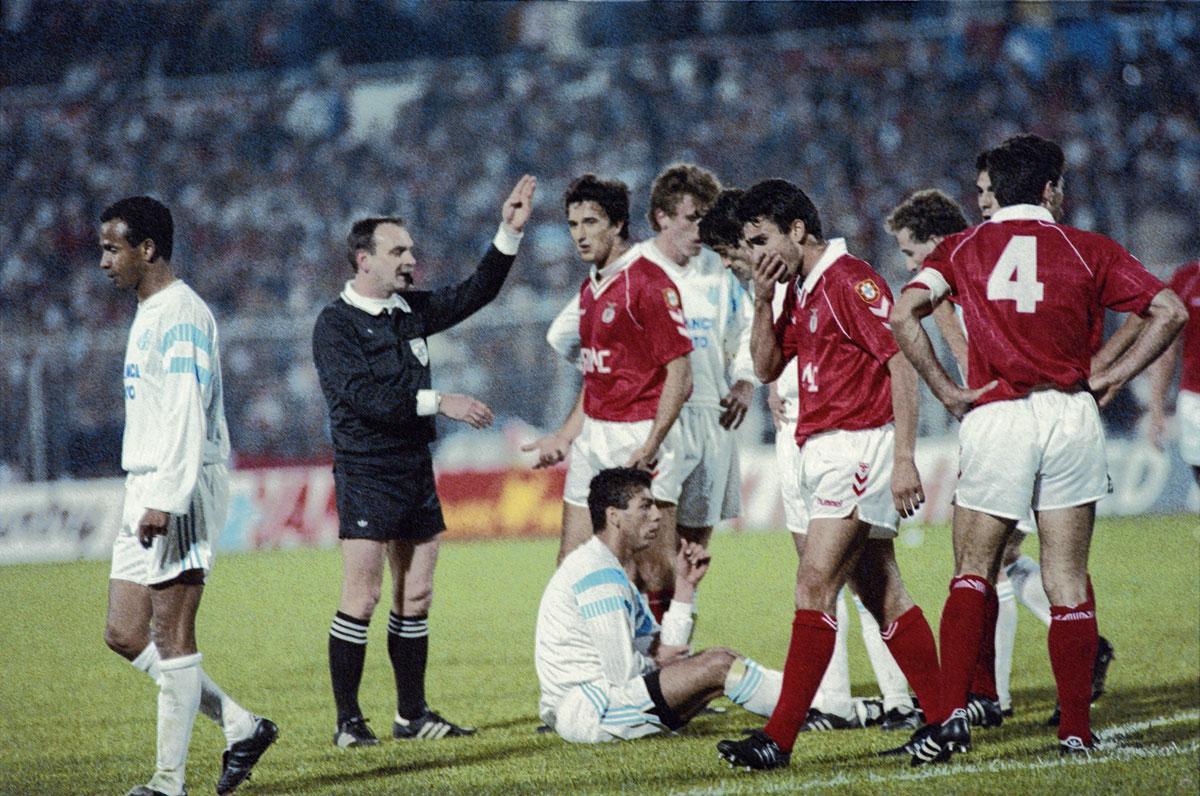 En 1990, Marcel Van Langenhove a accordé un but de la main à Benfica lors d'une demi-finale européenne: "Je ne l'avais pas vu".