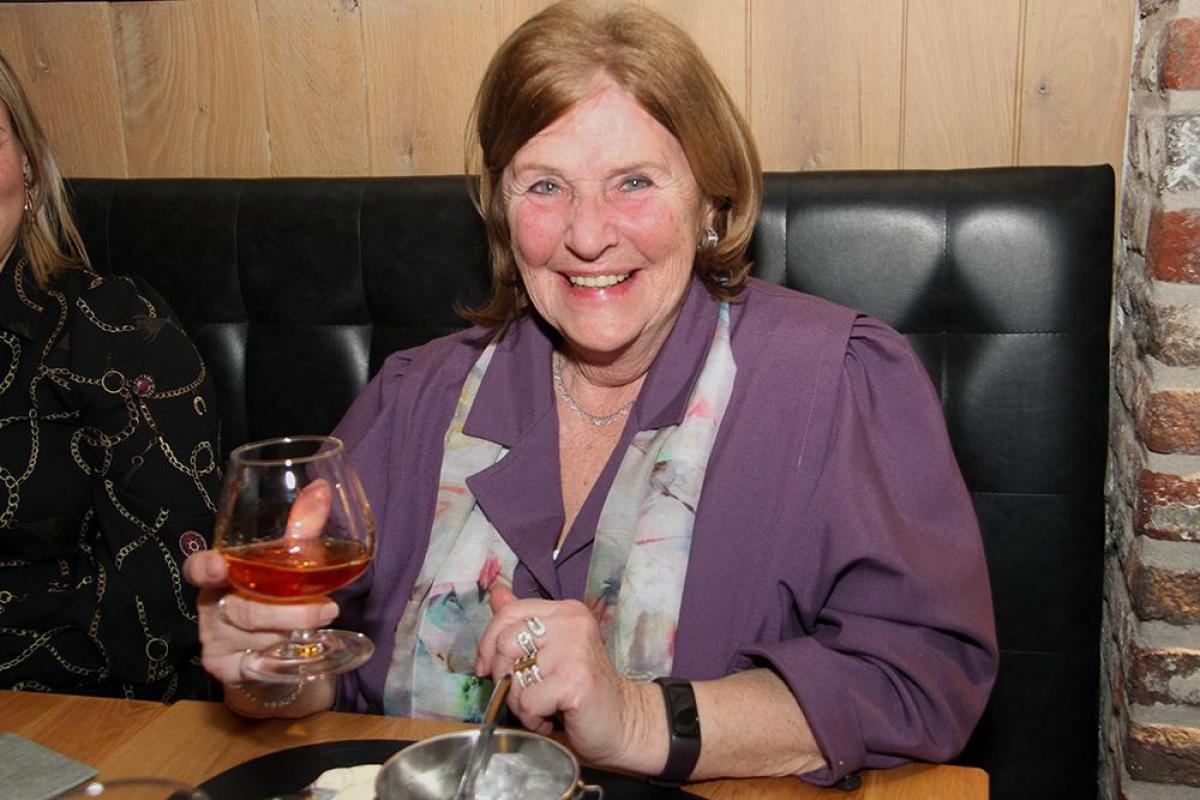 En de jarige straalde.