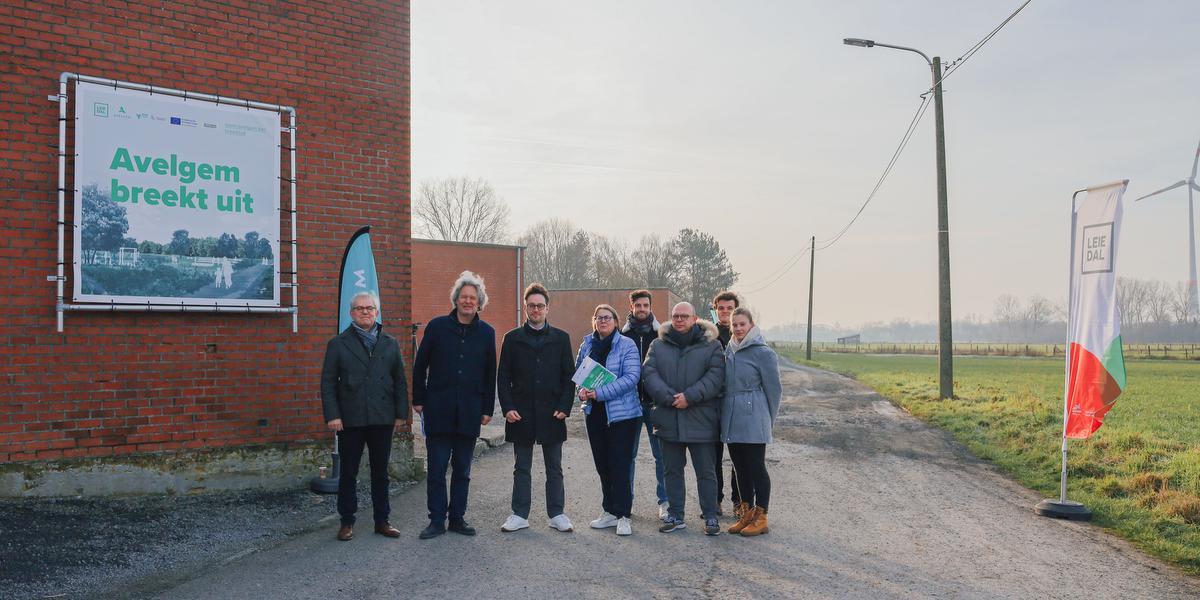 Samen met de lokale besturen en het middenveld ontwikkelde de intercommunale een regionale onthardingsstrategie, waarvan de Avelgemse site Pattyne-Duprez als eerste luik fungeert.