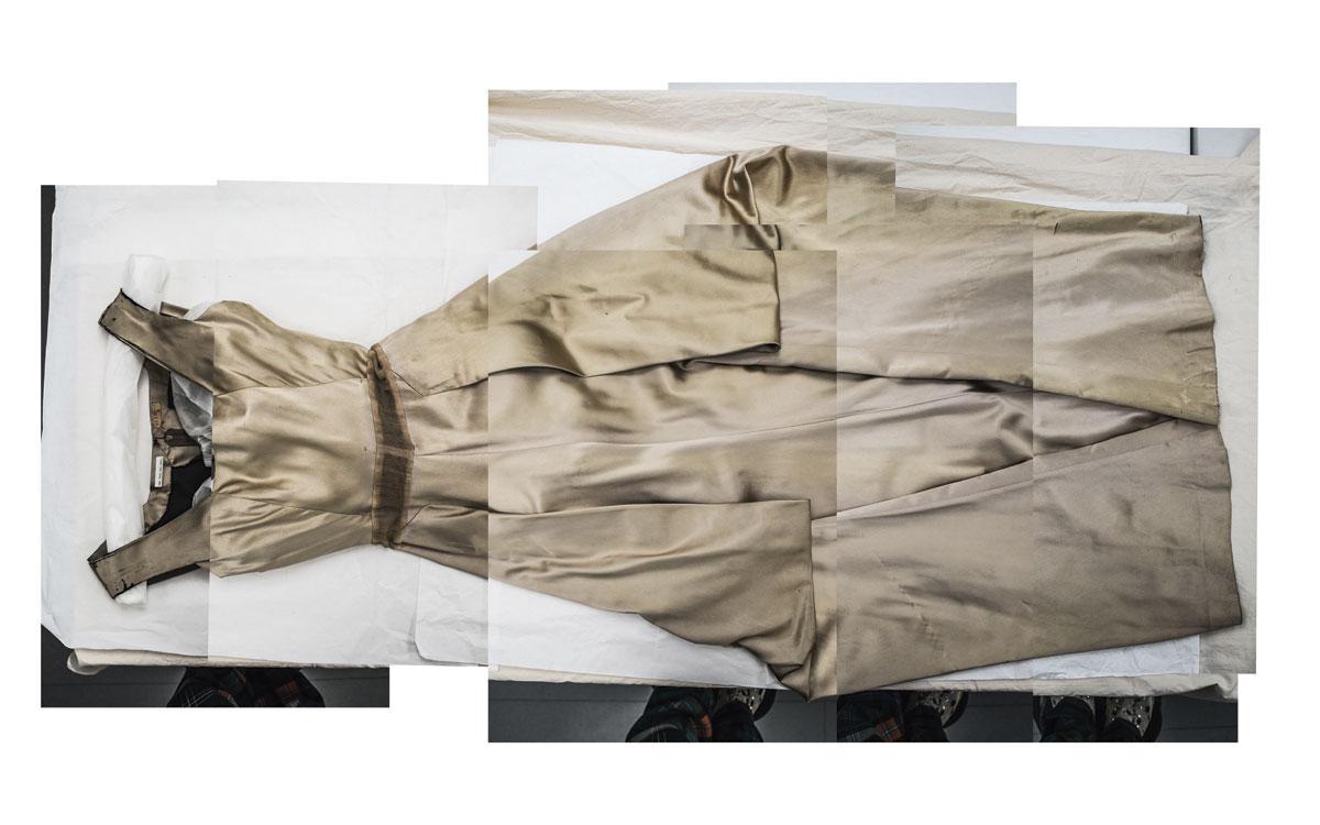 La robe de soirée de Charles James et sa réplique spécialement conçue pour l’expo Exploding Fashion, au MoMu d’Anvers.