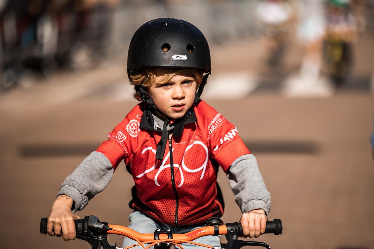Milo (5) de zoon van Dieter, fietst ook graag, al is hij nog net iets te jong om te gaan mountainbiken.