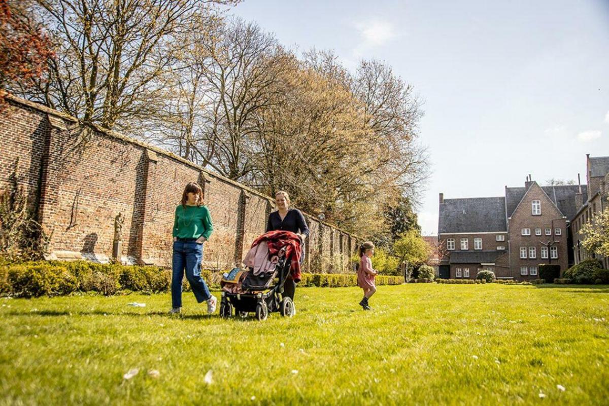 In de boomgaard komt er een collectief participerend kunstwerk.