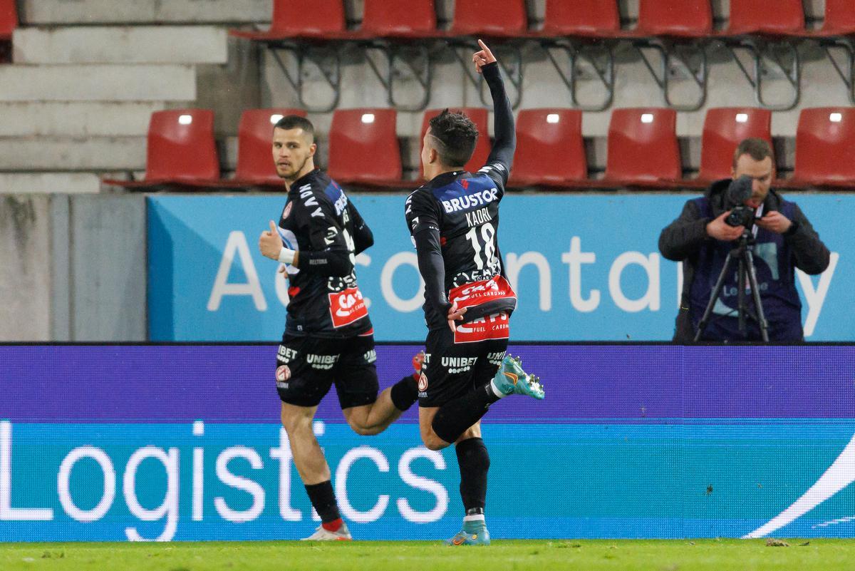 Iets voorbij het kwartier bracht Kadri Abdelkahar KV Kortrijk op voorsprong.