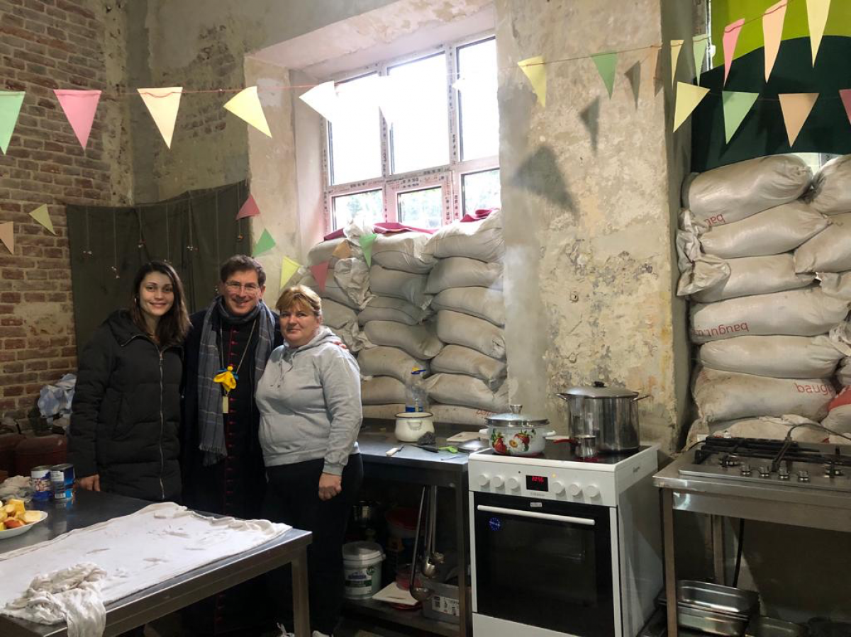 Lode Aerts in de keuken van het weeshuis bij Lviv.