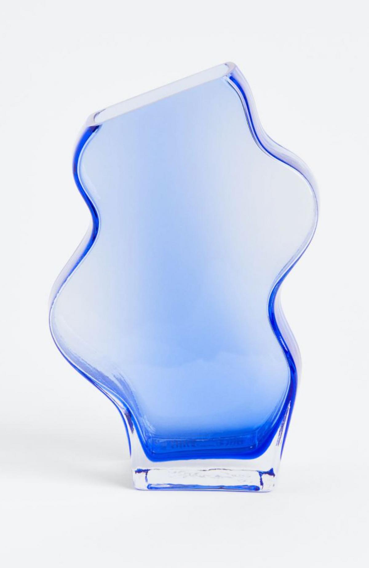 Golvende glazen vaas in kobaltblauw 