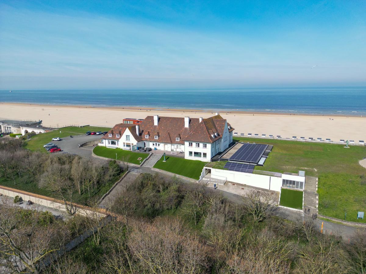 De Koninklijke Villa heeft een prachtig zicht op de Noordzee.