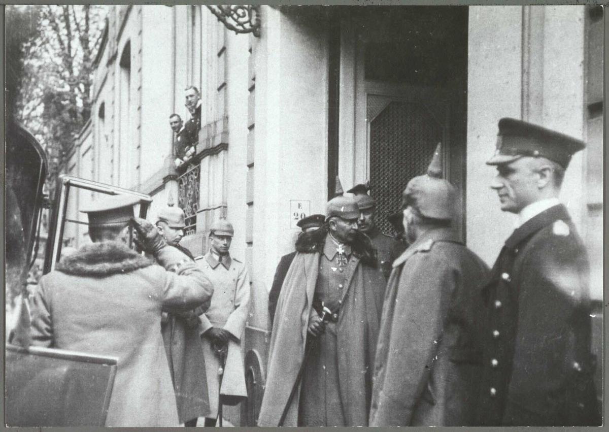 De Duitse keizer Wilhelm II op bezoek in het Memlinghuis tijdens WO I.