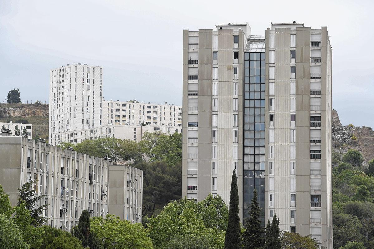 Les cités des quartiers nord de Marseille, un terrain idéal pour les revendeurs de drogue.