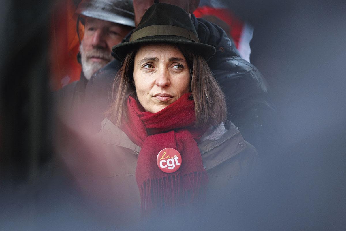 La leader de la CGT, Sophie Binet, renouvelle le discours syndical contre le gouvernement français.