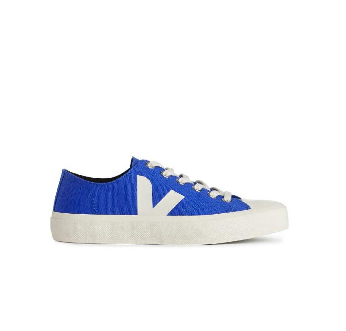 Basic Veja-sneakers in blauw 