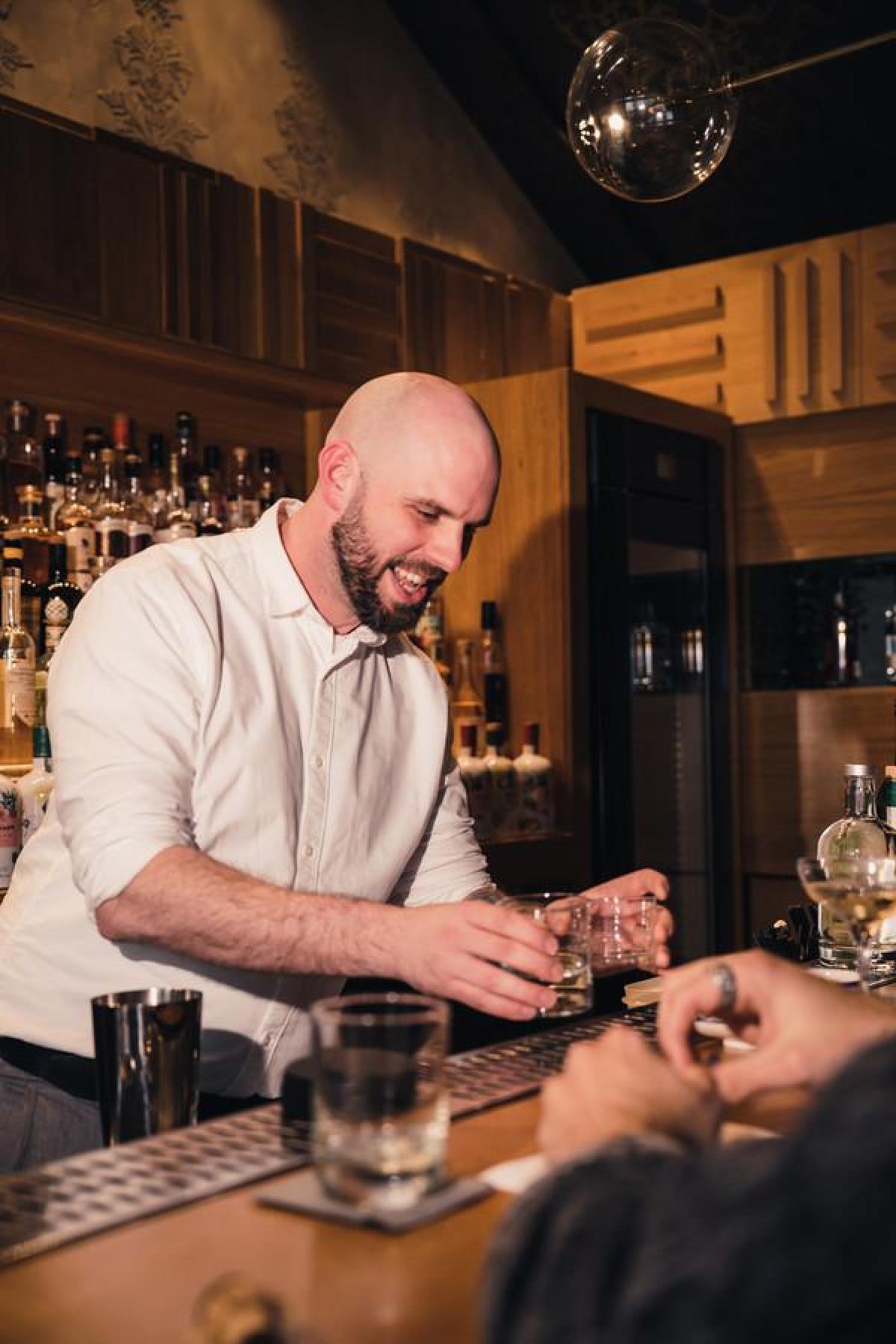 Stijn is bijzonder fier op zijn titel. “Maar de switch van de keuken naar de bar zit er nog niet meteen in.”