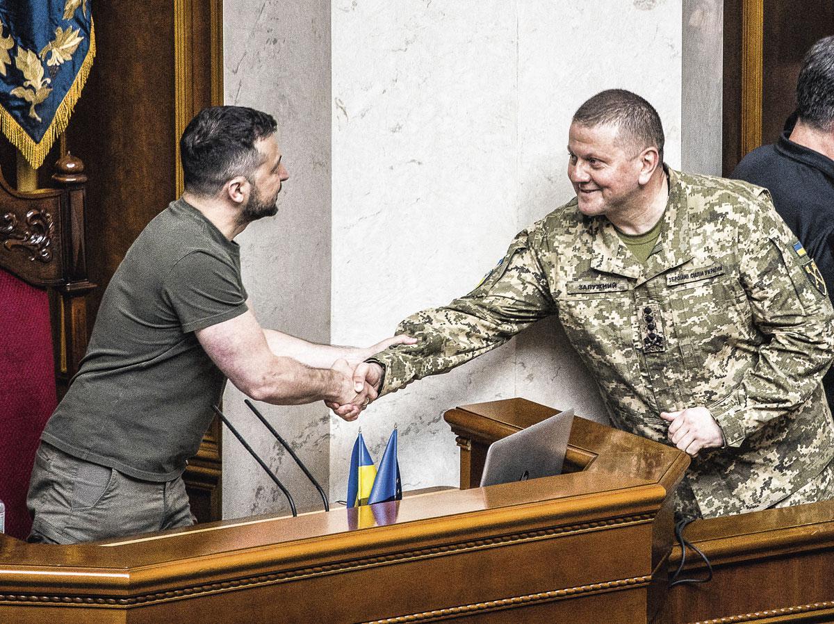 Het is geen geheim dat Zelenskyj en Zaloezjnyj al meningsverschillen hebben gehad over de te volgen tactiek.