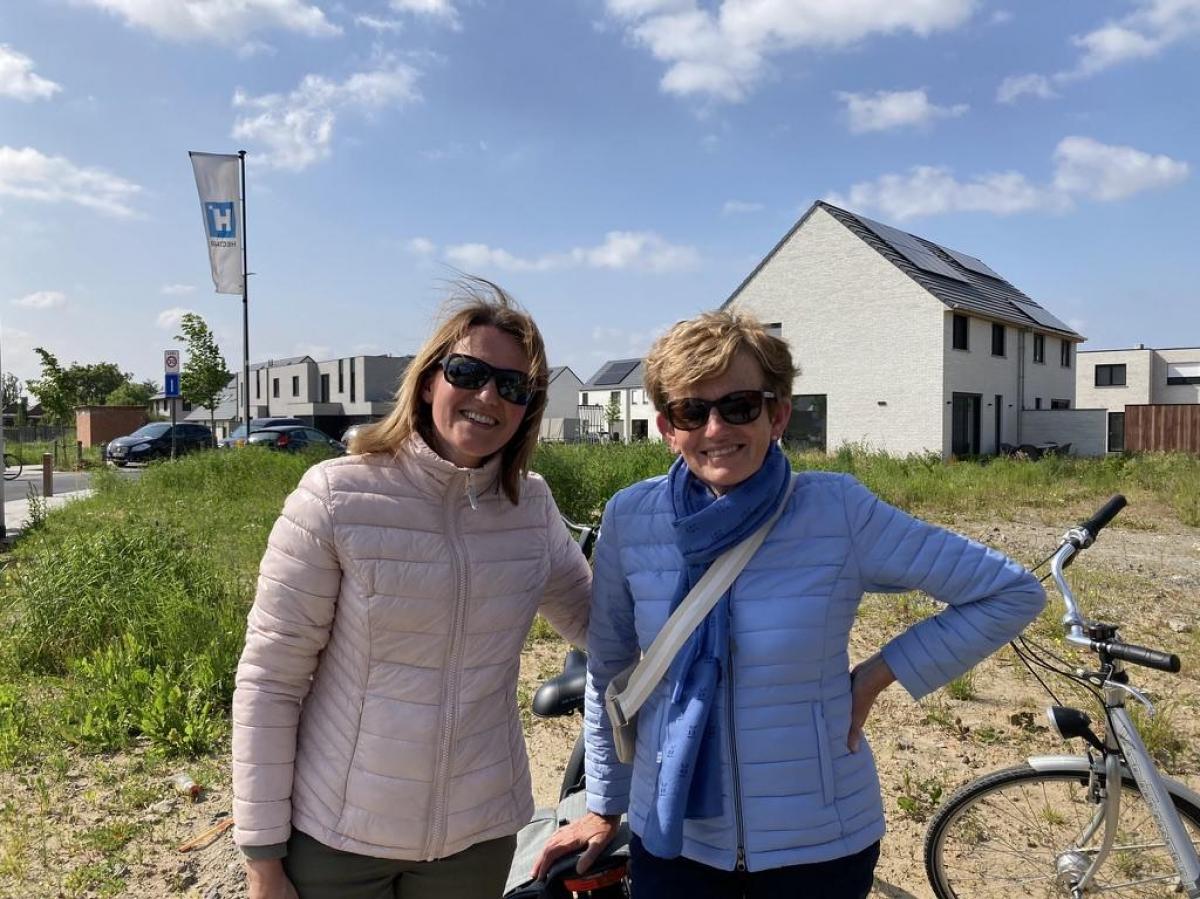 Eline Buyse en Ange-Marie Christiaens uit Moorsele zijn er ook maar al te graag bij.