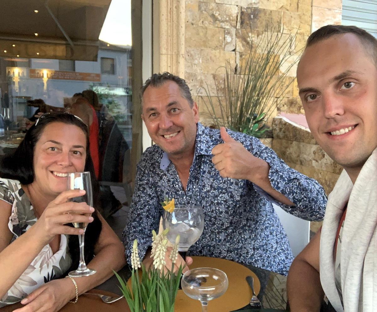 Carole, Fabian en Sebastiaan voelen zich helemaal opgenomen in de Ardense familie.