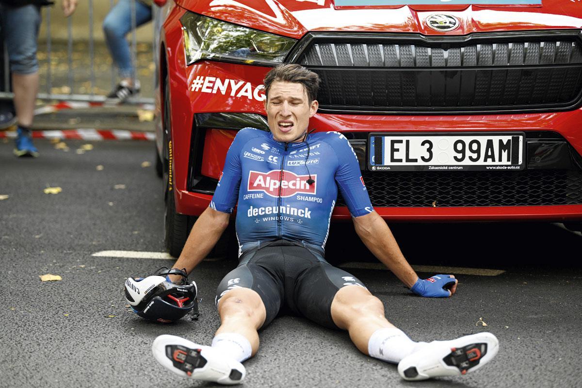 Épuisé et déçu après sa deuxième place lors de la 19e étape du Tour 2022.