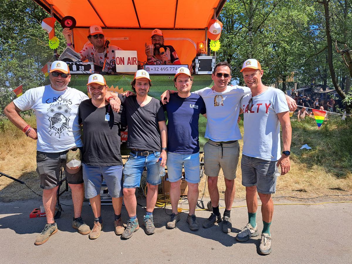 We zien bovenaan Johan Feys en Wouter Sinaeve. Onderaan v.l.n.r. Bernard Cauliez, Ludwig Reynders,Tom Deloose, Lieven Calis, Mattias Derycke en Bart Callens. (Foto TOGH)