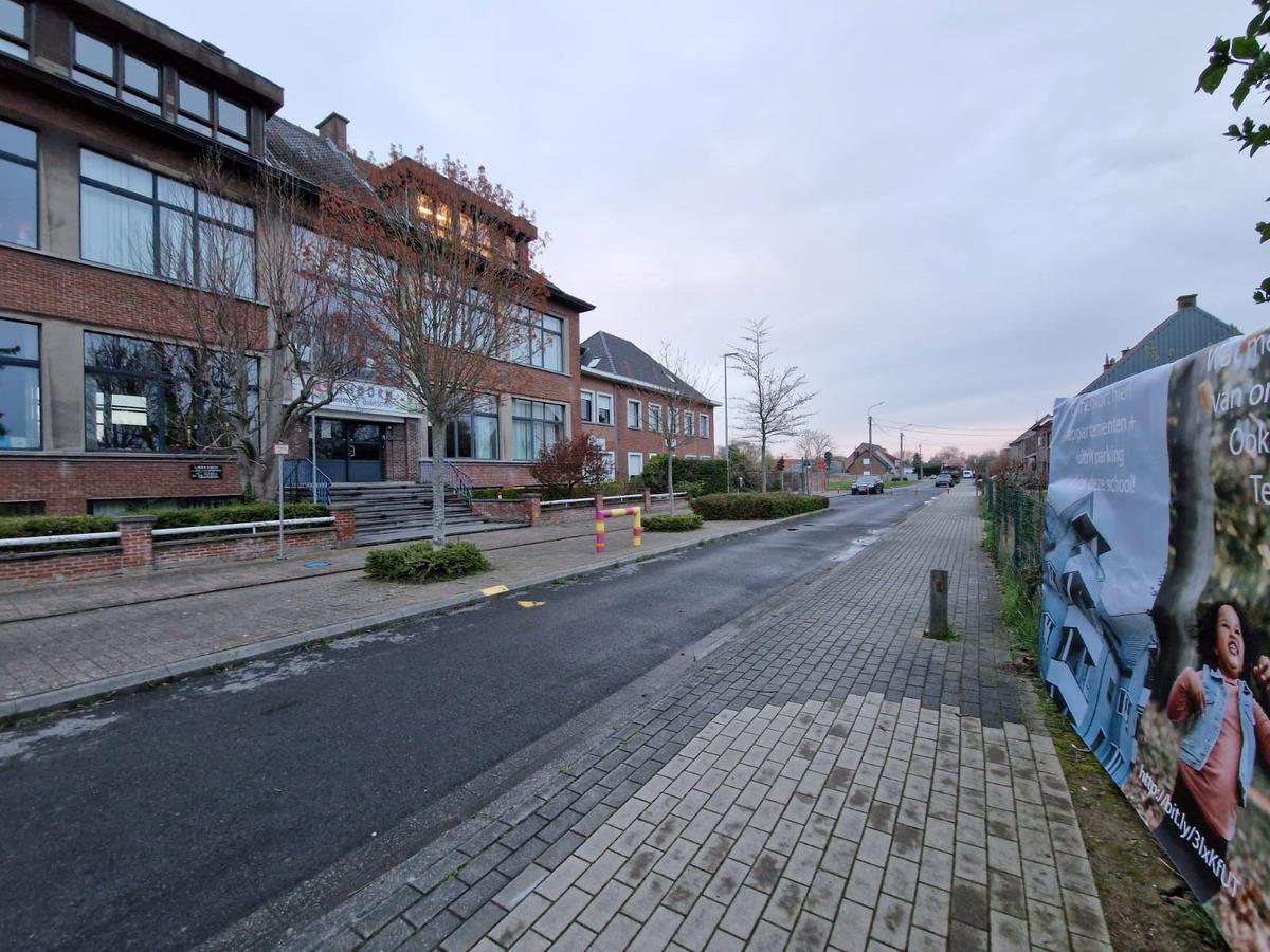 Het verzoekschrift over de ontharding van de Normandiëstraat bevatte een 500-tal handtekeningen.