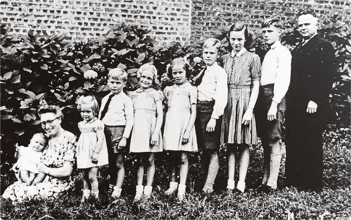 Stamvader Franz Colruyt en gezin De ruggengraat van het huidige familiale aandeelhouderschap.