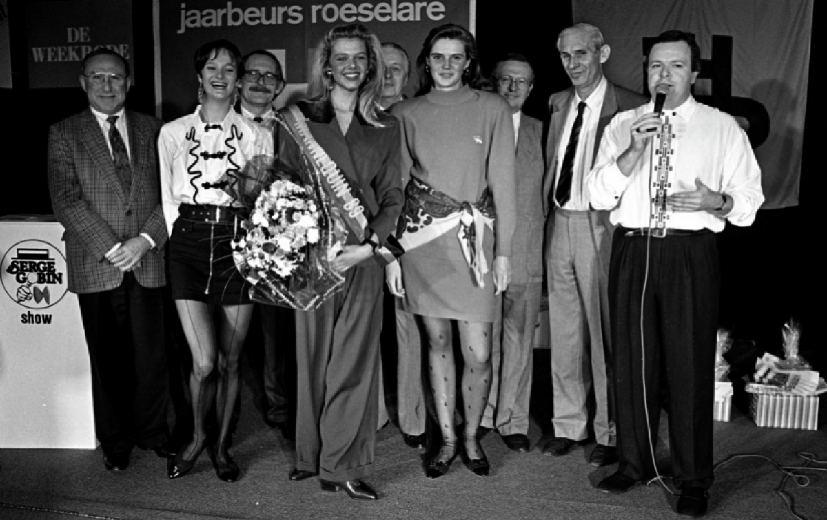 Seynhaeve op het podium van ‘Miss Mannequin 1989’ op de Jaarbeurs in Roeselare. (gf)