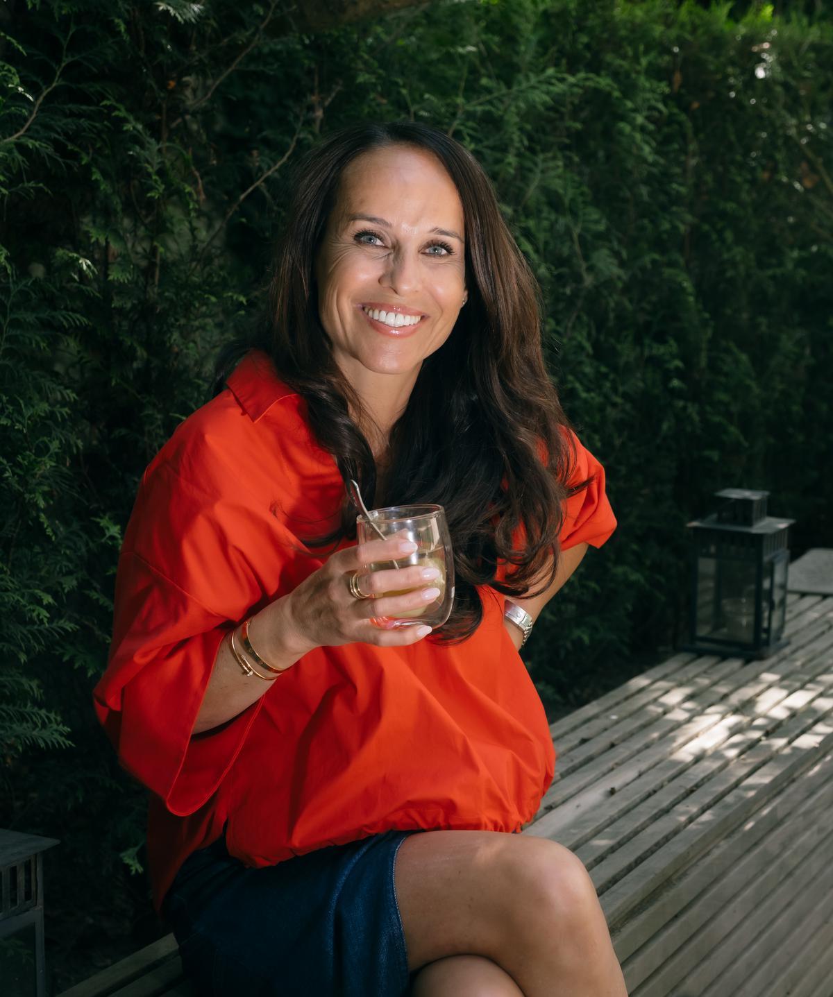 Hikr-211 porn i find her quite attractive, with a top-notch