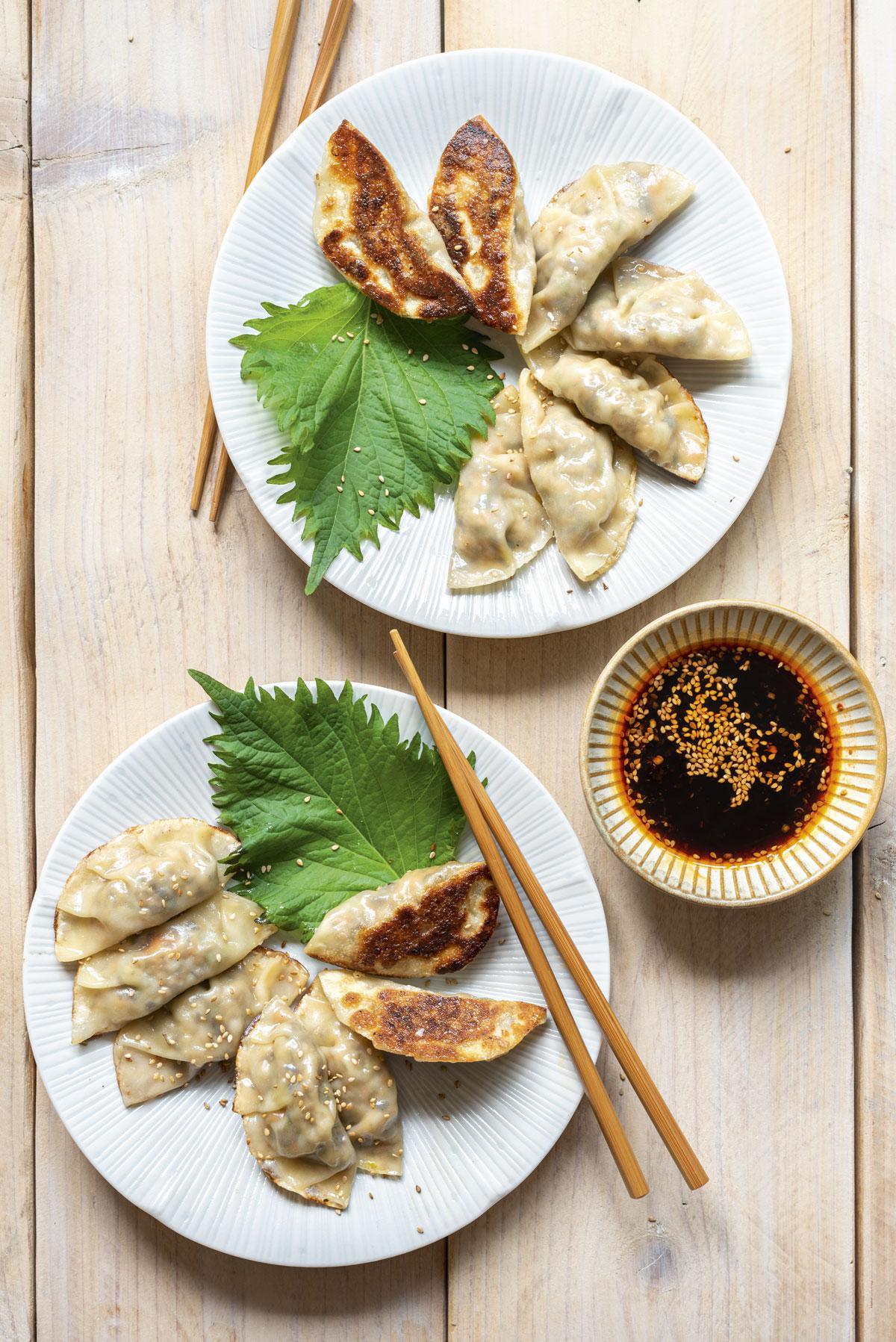 Gyoza met shiitake en chilisesamdip